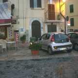 Bari: piazza San Pietro. Al n.29 cerchiamo tracce del centro risorse �Albero che non c�� nato nel 2012 per offrire servizi di orientamento e laboratori creativi per ragazzi con precedenti penali. Ma del centro non c�� nessuna traccia e l�appartamento ubicato in una palazzina storica � ora abitato da una famiglia